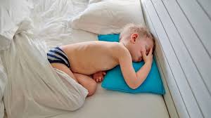 Wenn ich bei meiner mutter in den ferien zu besuch bin, wird das dort etwas ruhiger gesehen, meine mutter geht ins bett und ich darf ins bett gehen wann ich will. Ab Wann Brauchen Babys Kinder Ein Kopfkissen Hallo Eltern