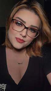 週六快樂,朋友們🖤✨️ 我要上班了