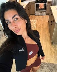 Lauren Rawls's Instagram, Twitter & Facebook