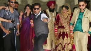 Live Nirman Singh Marriage Mankirt Aulakh Akhara 1 Jan 2018 Youtube Mankirt aulakh is a popular punjabi singer who was born into a jatt farmer's family. live nirman singh marriage mankirt