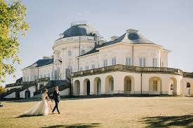 14,5 km westsüdwestlich des stadtzentrums von leipzig und 11 km östlich von leuna. Hochzeit Im Schloss Solitude Stuttgart Vivid Symphony