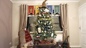 I like doing themed parties. Harry Potter Themed Christmas Tree Decorations