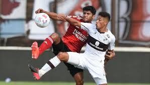 Platense, uno de los clubes más tradicionales del fútbol argentino, volvió a la primera división después de 22 años, al ganarle por penales a estudiantes de río cuarto en la final del torneo reducido por el. River Plate Derroto Por 1 0 A Platense Por Copa De La Liga Profesional Deporte Total El Comercio Peru
