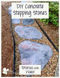 Diy Concrete Stepping Stones That Look Natural Artsy Pretty Plants Concrete Diy Concrete Stepping Stones Stepping Stones