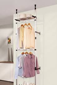 Un dressing qui vous permettra de ranger tous vos vêtements aisément et qui se glissera discrètement dans la déco de votre chambre avec son design. Dressing Pas Cher Et Tendance Cote Maison