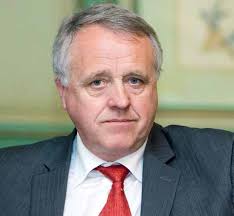 Over 800 personer har meldt seg inn i gruppen Boligsvindel på Facebook: