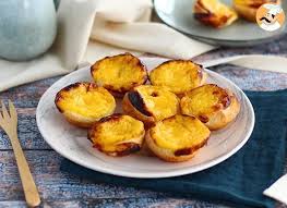 Pasteis De Nata Petits Flans Portugais Recette Ptitchef Recipe In 2020 Portuguese Egg Tart Egg Tart Recipes