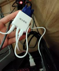 Kimi adaptör yüksek akım nedeniyle, kimi adaptör kısa devre yani şasi yapma nedeniyle, kimide fiziksel darbeler sonucu bozulurlar. Hdmi To Vga Kablo Tamir Edilir Mi Technopat Sosyal
