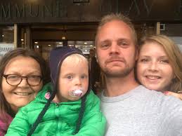 Forfatter og gruppeleder for rødt i stavanger. Mimir Kristjansson On Twitter Da Har Denne Gjengen Vaert Og Stemt Tre Av Fire Stemte Riktig Men Asta Har Hele Dagen Insistert Pa At Hun Vil Stemme Blaaaa Heldigvis Hadde Hun Ikke