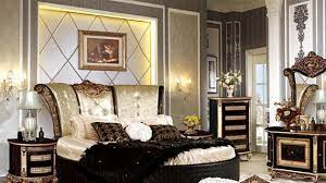 15 Awesome Antique Bedroom Decorating Ideas Home Design Lover No matter how bold you want to go, how large your room loose linens make for an effortlessly chic bed situation while the antique floor mirror and structural pendant light dress things up in this bedroom. 15 awesome antique bedroom decorating