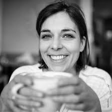 Leere Floskeln vermeiden: 10 Texter:innen geben Profi-Tipps