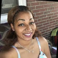 Stephanie Howze's Instagram, Twitter & Facebook