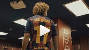 See more ideas about antoine griezmann, griezmann, football. Antoine Griezmann Joins Barcelona Pays Visit To Dressing Room Watch Video