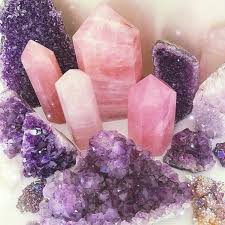 Rose Quartz Amethyst In 2020 Crystal Aesthetic Crystals Crystals And Gemstones