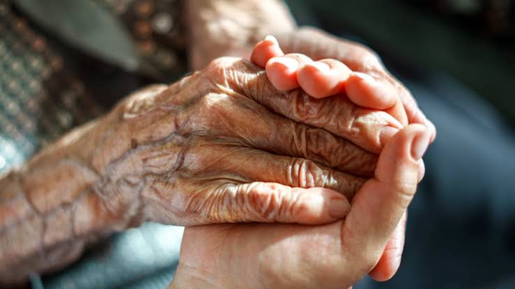 If Your Parents Live to 100, Does That Mean You Will Too? The Most  Comprehensive Study Yet Has an Answer. : ScienceAlert