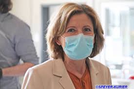 Ministerpräsidentin malu dreyer (spd) erklärte in mainz wie dreyer berichtet, sind mehrere polizeihubschrauber unterwegs, um menschen von ihren dächern zu retten. Ministerprasidentin Malu Dreyer Es Sind Jetzt Entscheidende Tage Speyer Kurier Kurpfalzer Allgemeine Zeitung