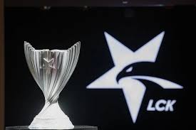 La lck entra en la recta final con los playoffs de verano, en los que los seis mejores equipos buscarán ganar y clasificarse para worlds. How To Watch The 2021 Lck Spring Split Dot Esports