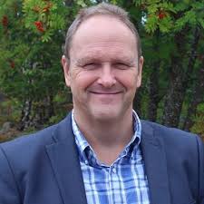 Svensk idrott bör se sig i spegeln för att få fler unga utövare