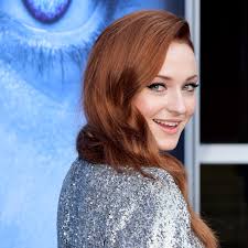 It was the first time that i threw myself completely into something and transformed myself for it, she told people. Sophie Turner Wasn T Allowed To Wash Her Hair While Filming Game Of Thrones Glamour