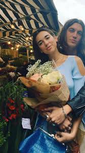 Días atrás la intérprete británica dua lipa había confirmó su retorno a la argentina en el marco de su gira future nostalgia. Dua Via Instagram Stories Junto A Dua Lipa Argentina Facebook