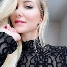 What car color would you like if you were gifted a car?