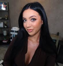 Marissa Goddard's Instagram, Twitter & Facebook