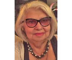 Liza Stickney's Instagram, Twitter & Facebook