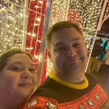 Sneaky Kitty Swipes Food from Behind Screen