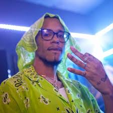 Stream parallel157 music