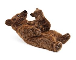 Three bear brothers do whatever they can to be a part of human society by doing what everyone around them does. Kosen Brown Bear Large Manufactum