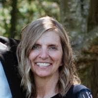 Bettina Estes's Instagram, Twitter & Facebook