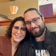 Ariel Lagman (@SunShineFarie)