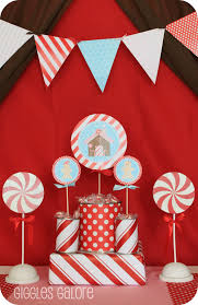 A simple plank theme i made to look like the android gingerbread (2.3) launcher's dock. Gingerbread House Decorating Party Giggles Galore
