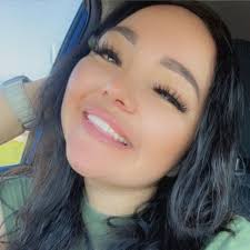 Tisha Barlow's Instagram, Twitter & Facebook