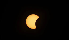 A solar eclipse always occurs about two weeks before or after a lunar eclipse. El Eclipse Solar De Manana Se Vera Mejor En Vigo A Que Hora Empieza