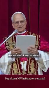 Emotivo momento en el que Papa Leon XIV saluda en español.
