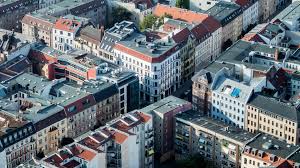 Eine zwangsversteigerung in berlin bietet ihnen jedoch die chance auf äußerst günstige kaufpreise. Preise Bislang Stabil Beeinflusst Corona Den Immobilienmarkt Tagesschau De