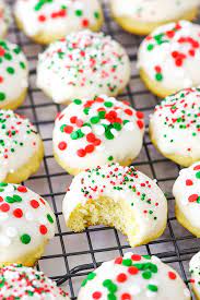 Italian Ricotta Cookies Are Soft Cake Like Cookies With Lovely Flavor And A Tasty Icin Cookies Recipes Christmas Easy Christmas Cookie Recipes Ricotta Cookies