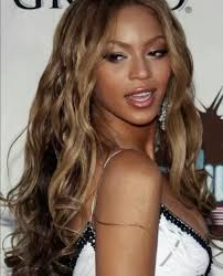 Dec 18 — Iris and Amanda fly out to swap homes for 2 weeks! The feminine  urge to fly out of the city and run from my problems 🏃🏻‍♀️✨ • The Holiday  (2006)