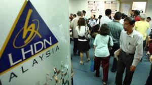 Timbalan ketua pegawai eksekutif mengaku tidak bersalah terima rasuah. Lhdn Artis Kena Bayar Cukai Tidak Puas Hati Jumpa Di Mahkamah Edisiviral