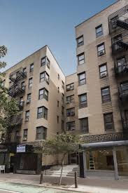 Smooth work commute, popular bars and nightlife, nearby restaurants and grocery stores, and safety. 20 Clinton St In Lower East Side Sales Rentals Floorplans Streeteasy