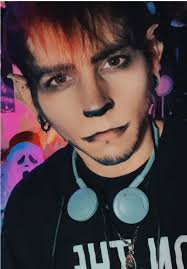 Munk Writing Prompt: Love and Pain