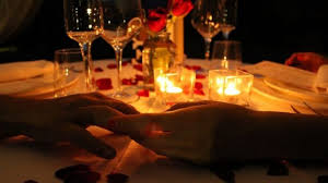 Il costo del servizio può effettuare fino al 10. Due Cuori Al Castello Cena A Lume Di Candela Musica E Fuochi La Notte Romantica A Pietramontecorvino L Immediato