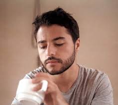 Paulo jorge figueiredo a novidade foi partilhada pela própria júlia pinheiro nas redes sociais, onde não escondeu o seu entusiasmo com o anúncio do noivado da filha carolina pêgo , que foi pedida em casamento pelo namorado de longa data, pedro poiret. Revelacao Homossexual Assumido Rui Maria Pego Filho De Julia Pinheiro Revela Que Quer Ser Pai Nacional Flash