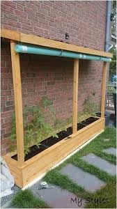 Ein Gegen Das Haus Gelehntes Tomatenhaus Bauanleitung Fa R Heimwerker 1 2 Garten Landschaftsbau Zaun Tomatenhaus Tomaten Haus Tomatenhaus Bauen