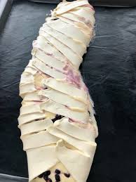 Pin Von Lisi Auf Kuchen Rezepte In 2021 Topfenstrudel Rezept Strudelteig Rezept Strudel Rezept