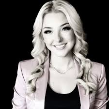 Lacey Brown (@thattattooedrealt0r) • Instagram photos and videos