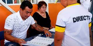 .esteban paredes nuevamente cumplió con su deber cívico y fue designado vocal de mesa. Esteban Paredes Volvio A Salir Elegido Vocal De Mesa En Colegio De La Comuna De Maipu