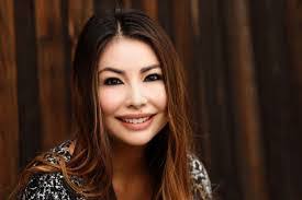 Janine Stratton's Instagram, Twitter & Facebook