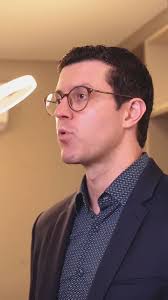 O time da Clínica Dolci em ação! 🤩✨ Nossos especialistas, o Dr. Gustavo  Meirelles (@_gustavomeirelles) e o Dr. André Kobayashi  (@andrekobayashi.otorrino) realizaram juntos uma cirurgia de septoplastia,  no Hospital Paulista. Esse é